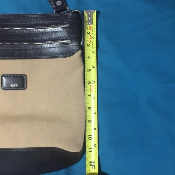 Trade/offer? - TUMI crossbody/shoulder bag. Unisex GUC - Picture 12 of 14